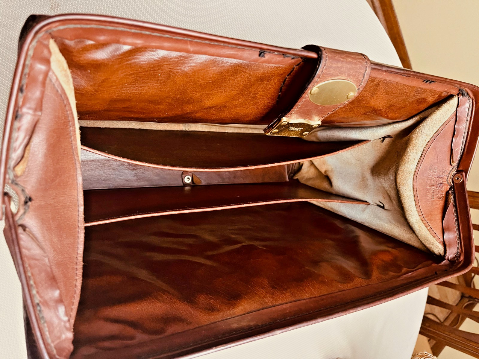 SCHLESINGER BROTHERS Tan Heavy Leather Briefcase / Lawyer Bag – Made in USA