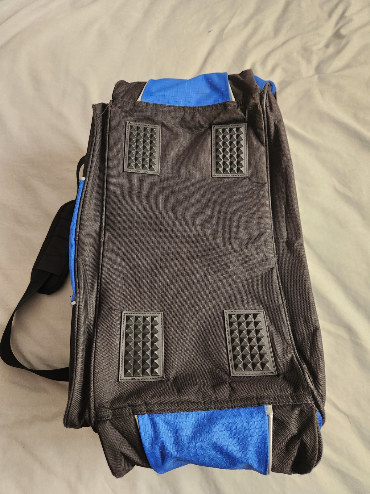 2011 Wrangler National Finals Rodeo Duffel Bag Blue Las Vegas Long Live Cowboys