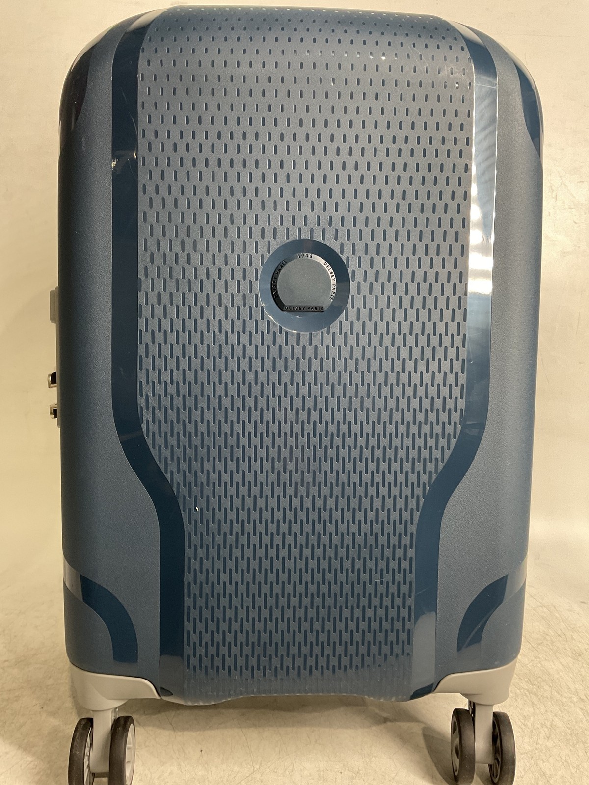 DELSEY Paris Clavel Hardside Expandable Luggage with Spinner Wheels 19 Inch U32