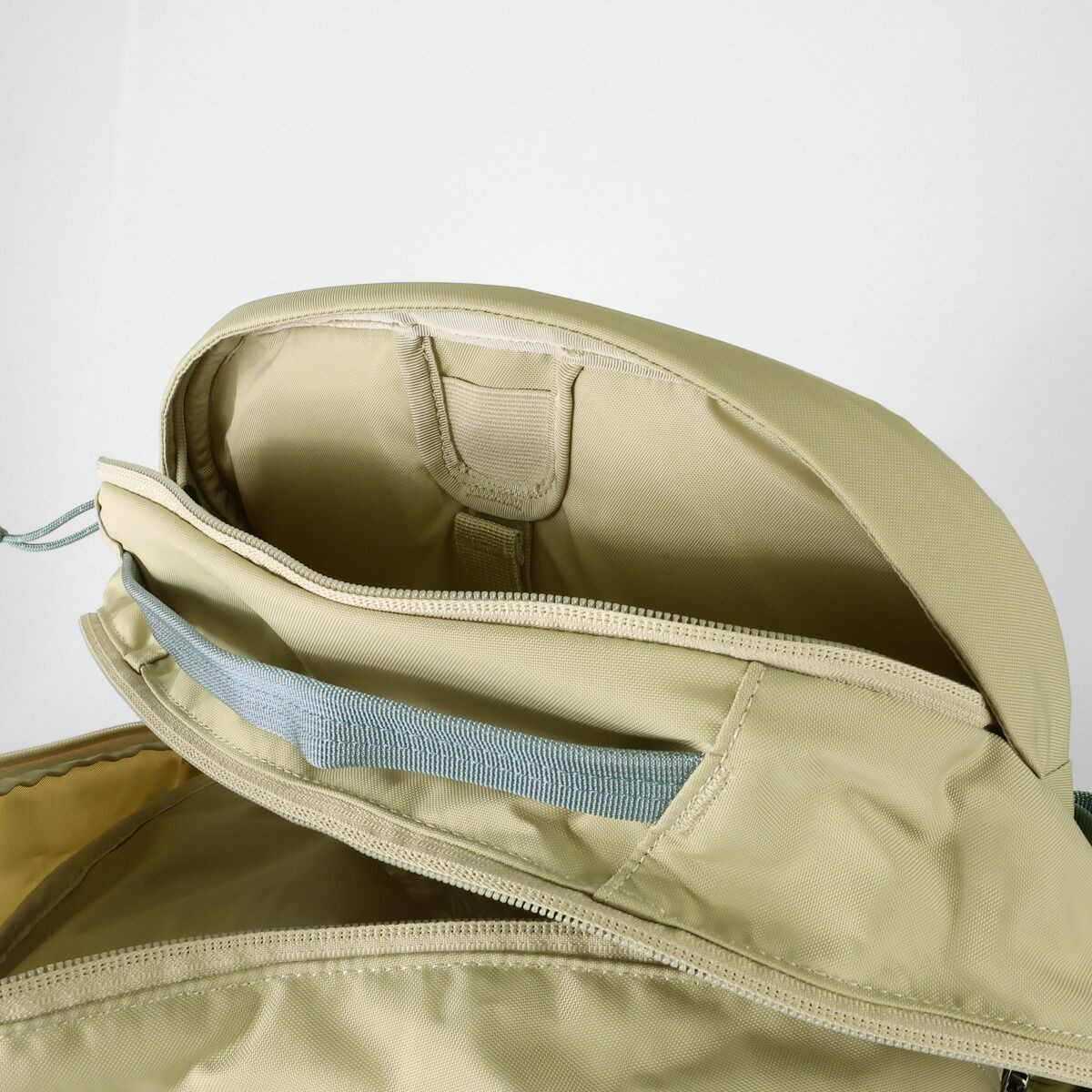 Patagonia Recycled Polyester 30L Weathered Stone Backpack Unisex New
