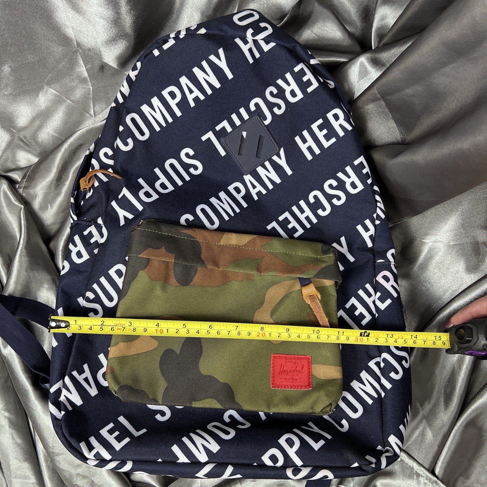 Herschel Supply Co. Pop Quiz 22L Backpack Roll Call Peacoat / Woodland Camo Bag