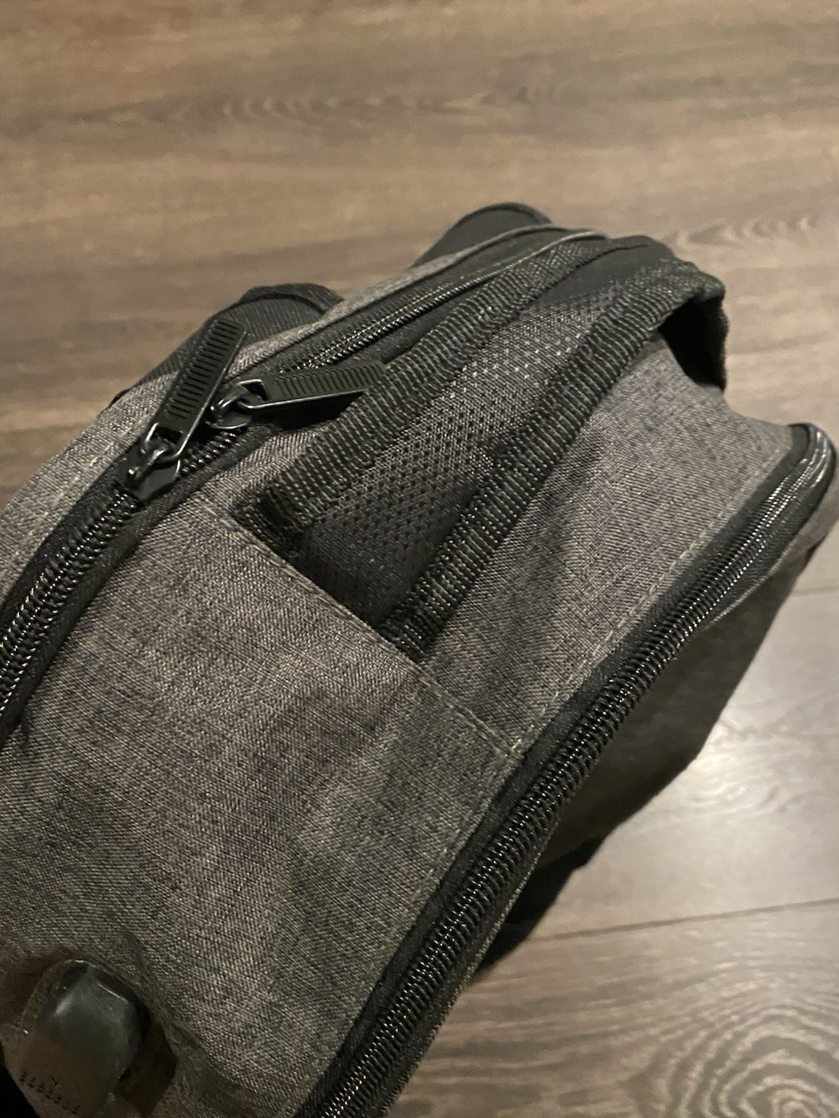 Leed’s Grey/Black Apple Backpack With USB Port/cable