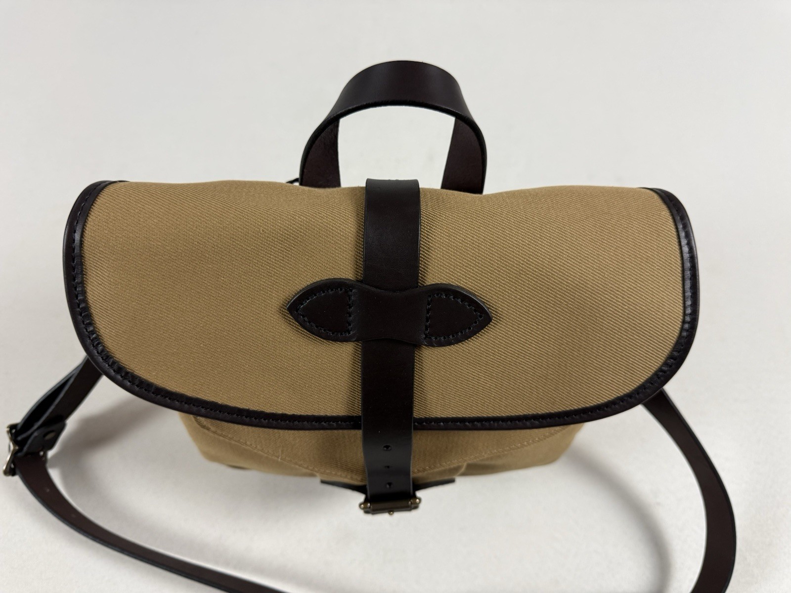 FILSON SMALL RUGGED TWILL FIELD BAG TAN NWT