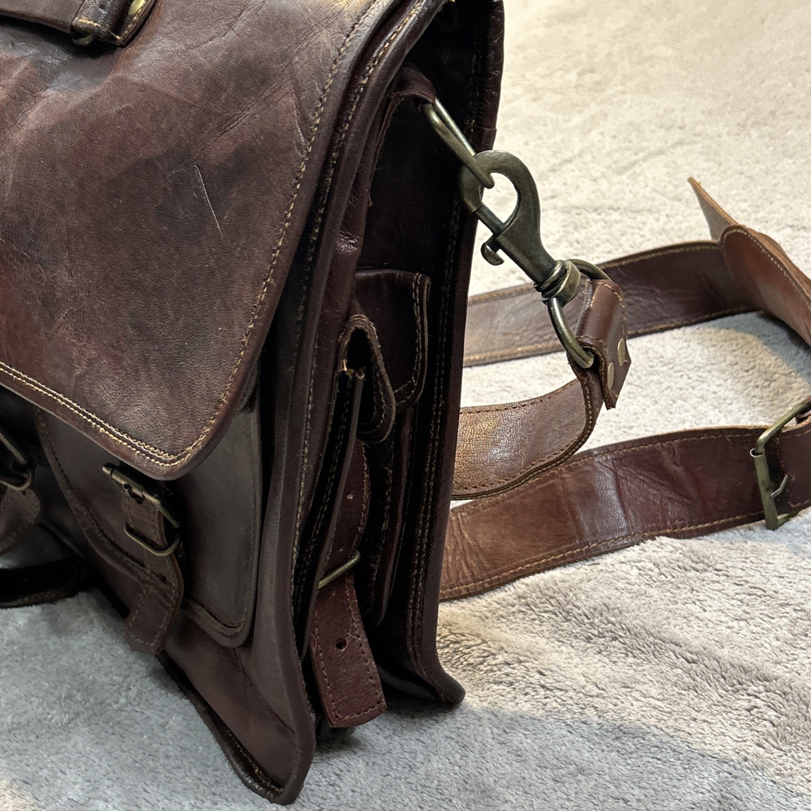Cuero 18in Large Vintage Handmade Leather Bag for Laptop – Brown