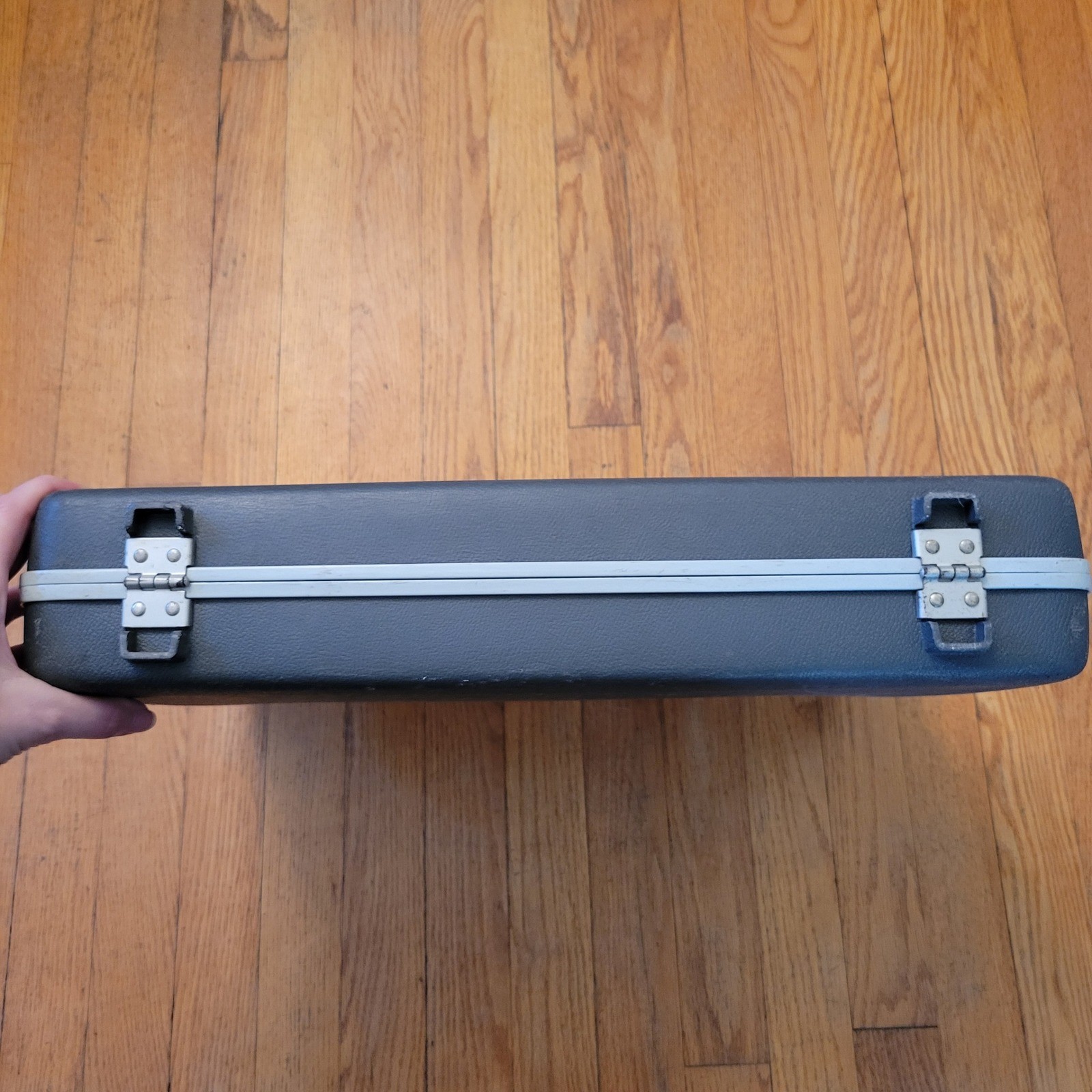 Samsonite 18″ Briefcase Black Hard Shell Slim Travel Keys VINTAGE Business Man