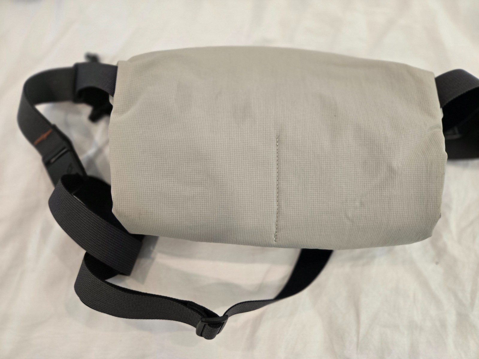 bellroy lite sling, sling crossbody bag for men & women