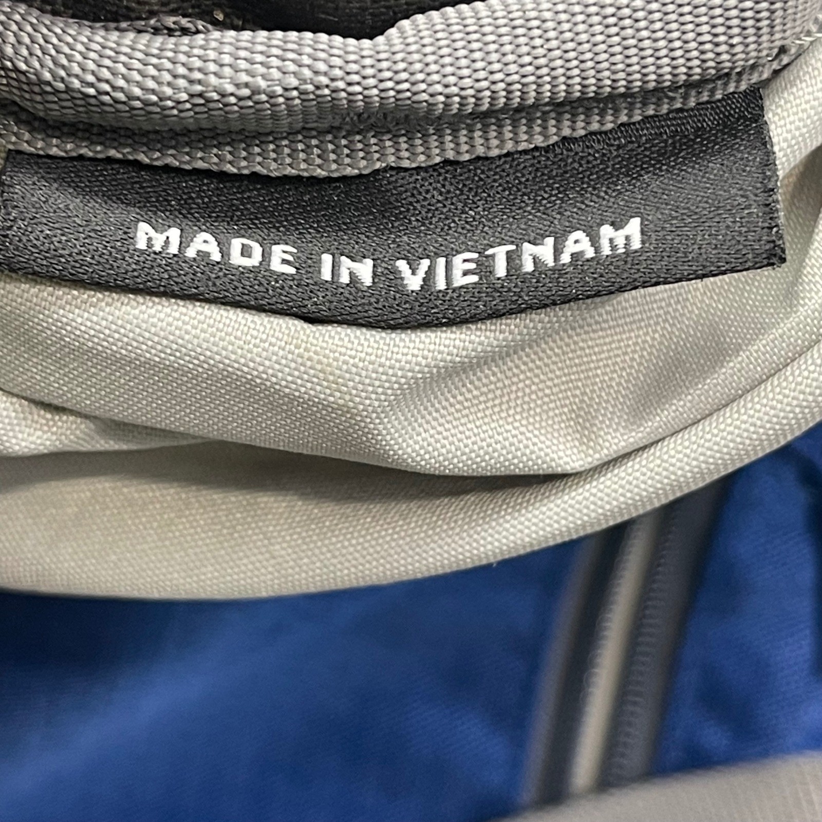 Osprey Veer Vertical Shoulder Bag Blue Grey Messenger Laptop crossbody sling Bag