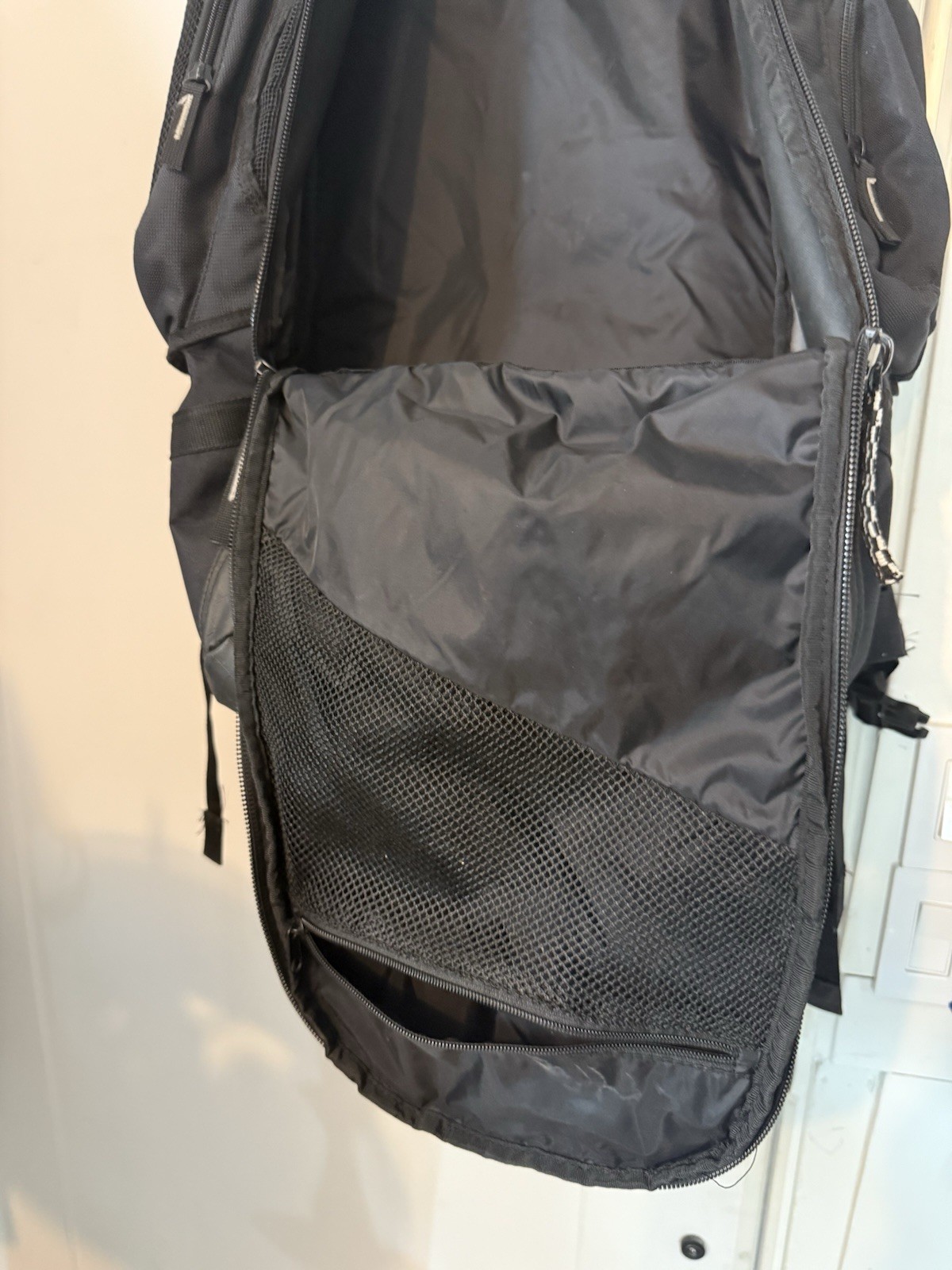 Nike Lacrosse XL Backpack Face Off Pockets Zippers Compartments Adj Straps BIG!