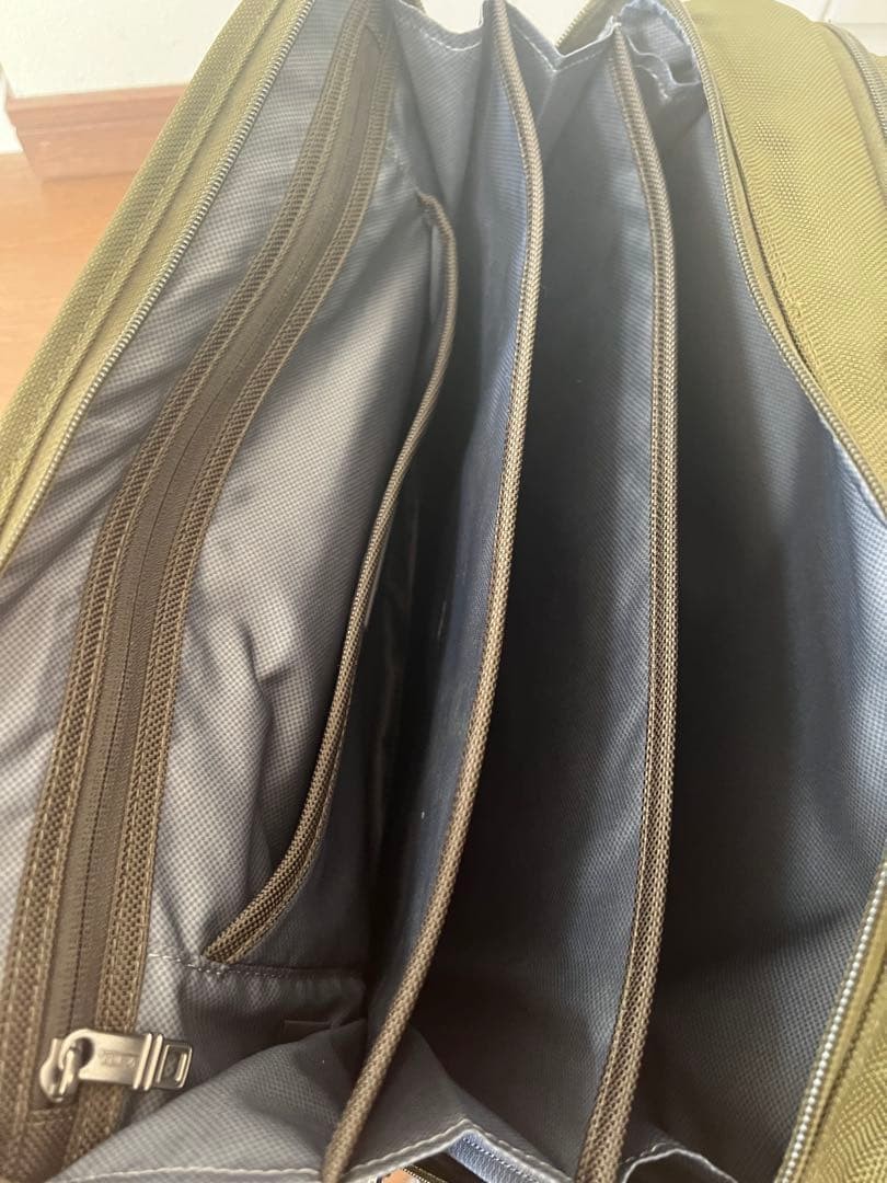 TUMI Alpha Expandable Business Bag 2Way Khaki Olive Nylon Leather PC Storage