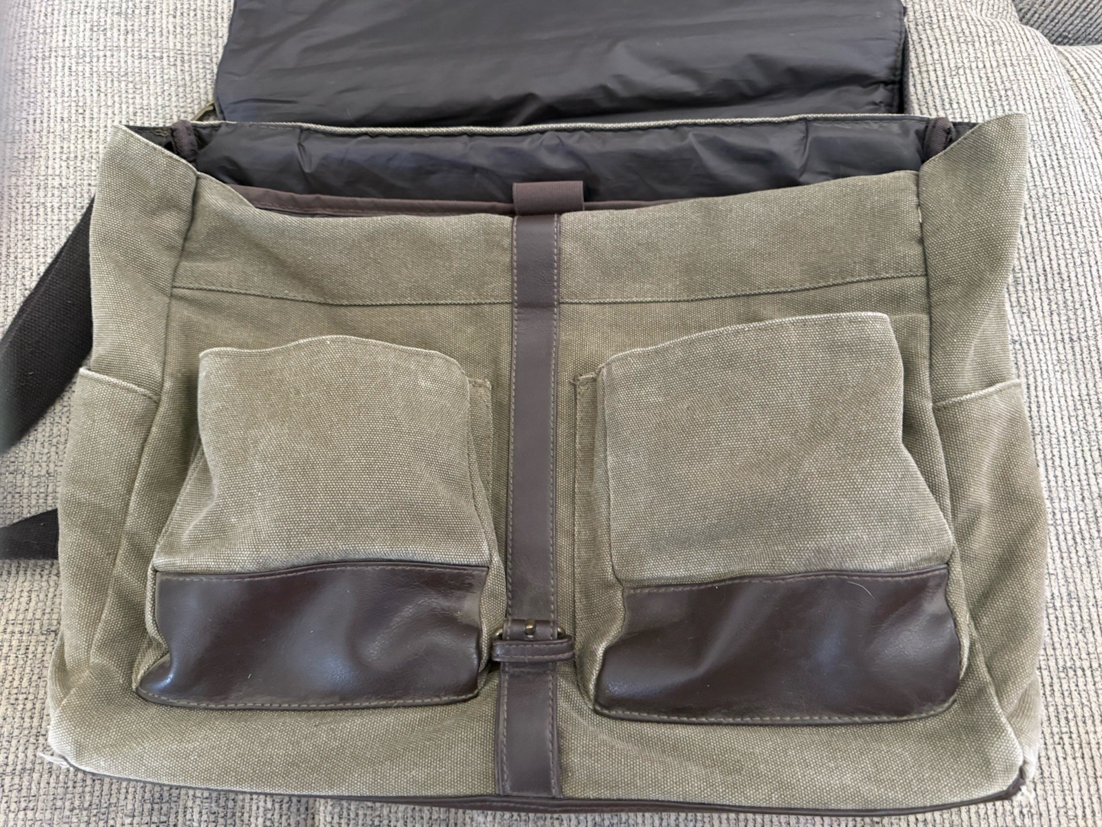 CHAPS Messenger Canvas Laptop Shoulder Bag Elmhurst Business. Green- Brown