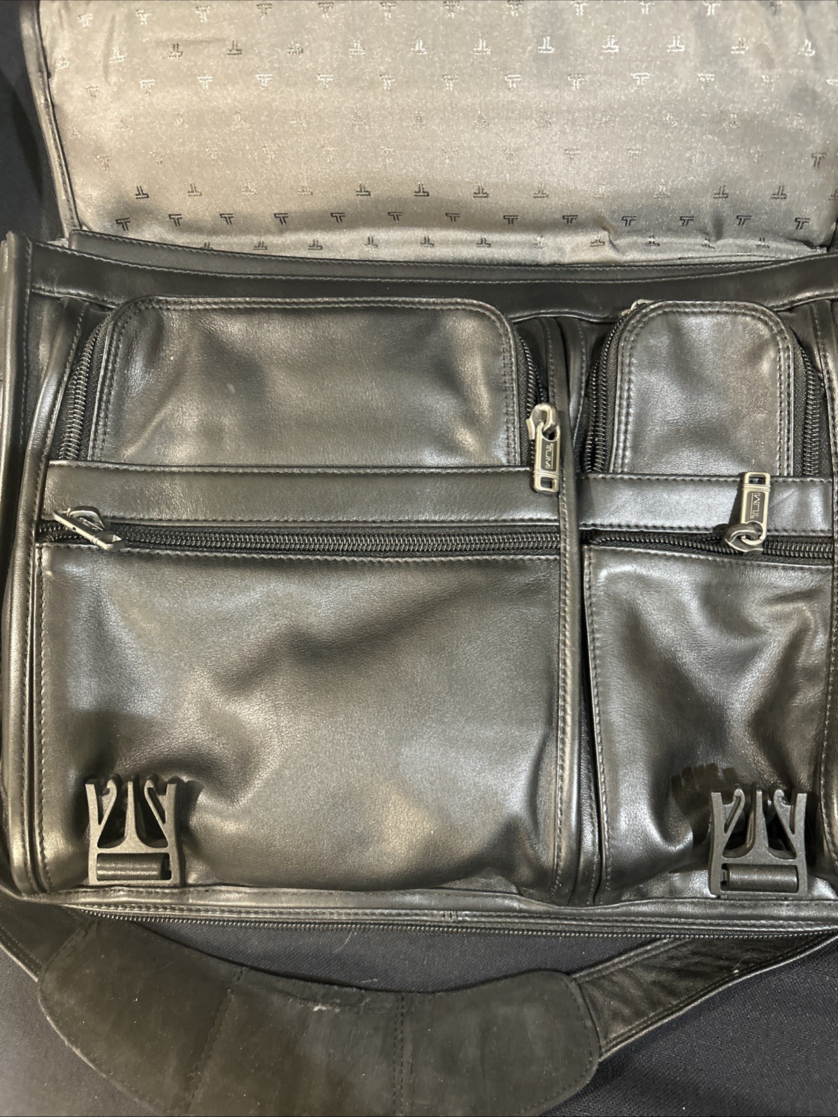 TUMI Leather Flap Briefcase Black Cowhide 96171D4 16”X14”X6” Many Pockets