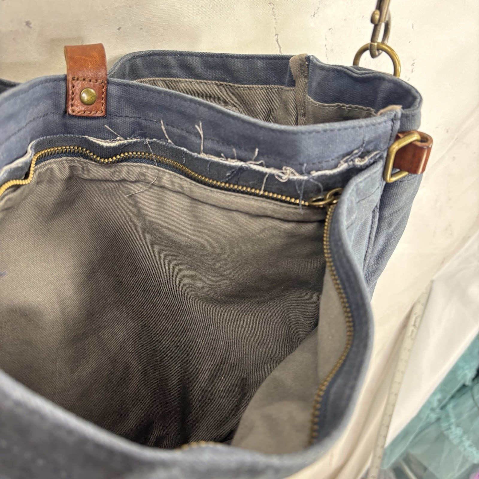 J Crew Dry Goods Abingdon Waxed Canvas Messenger Bag Cotton Leather Shoulder Bag