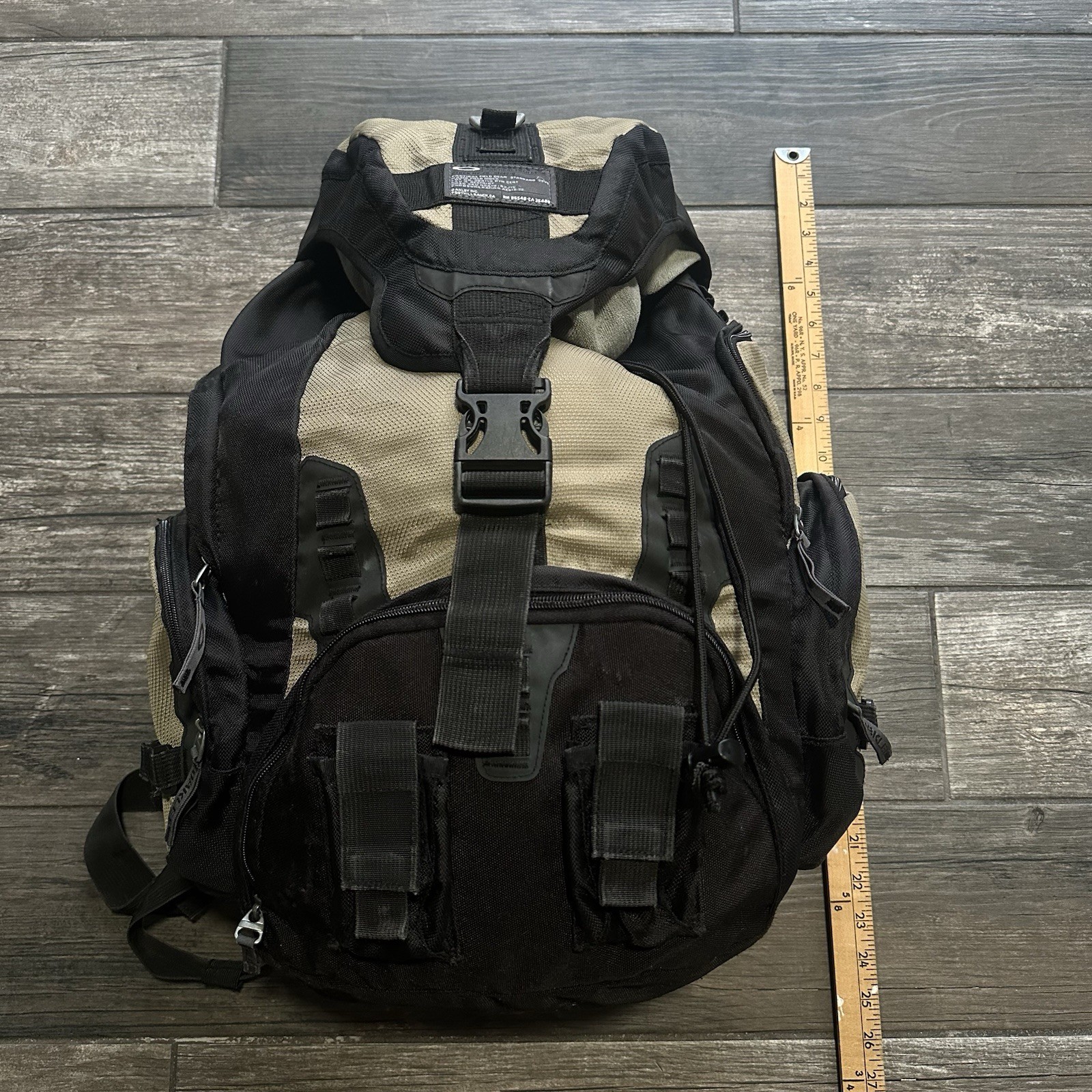 Y2K OAKLEY SOFTWARE ICON 3.0 TACTICAL GEAR BACKPACK TAN BEIGE BLACK CARGO (4)