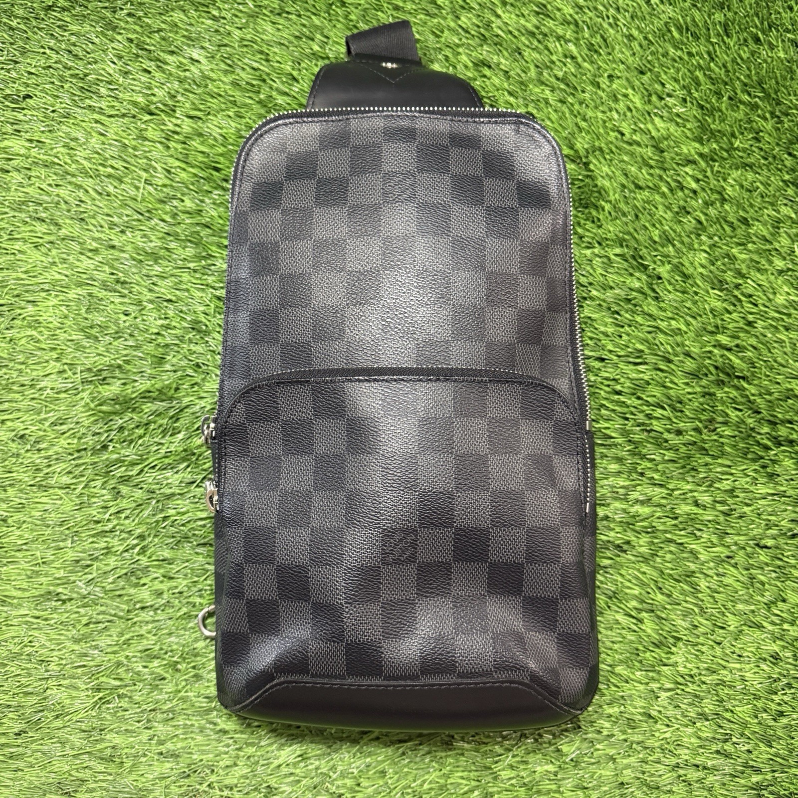 Authentic LOUIS VUITTON body bag Damier Graphite Avenue Sling Bag