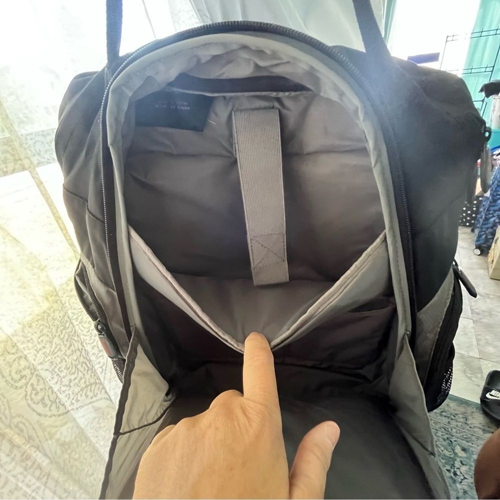Samsonite Dual-Tone Men’s Backpack Large Laptop Bag Very Nice