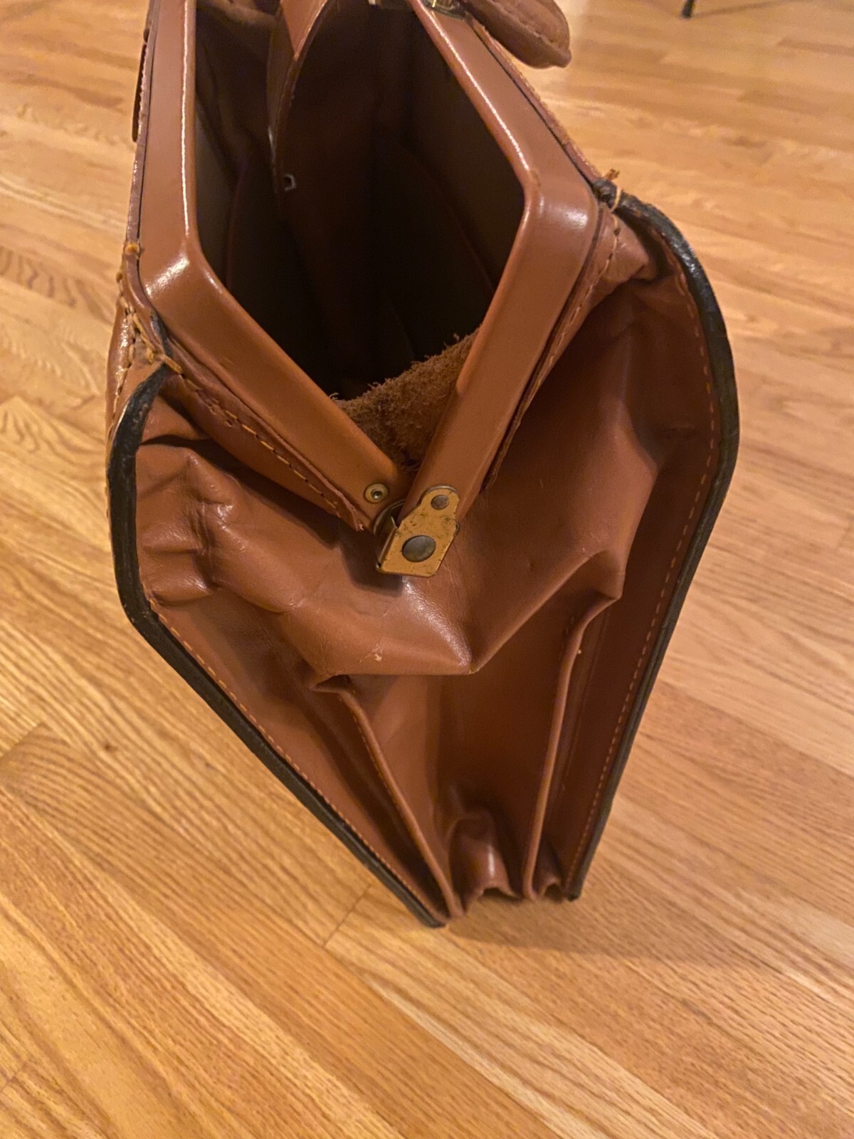 Vintage Dopp Pull Open Breifcase Tan Top Grain Cowhide Leather 3B9216 18″ Retro