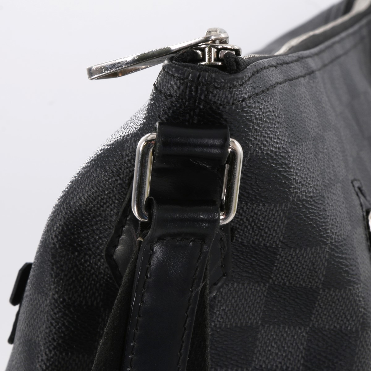 LOUIS VUITTON N41106 Mick MM Damier Graphite Black Messenger Bag (PZ2003415)