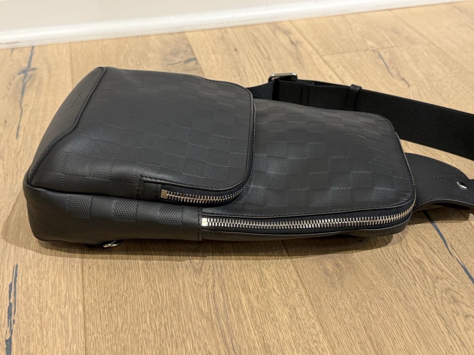 Louis Vuitton N41720 Damier Avenue Sling Bag Infini Leather
