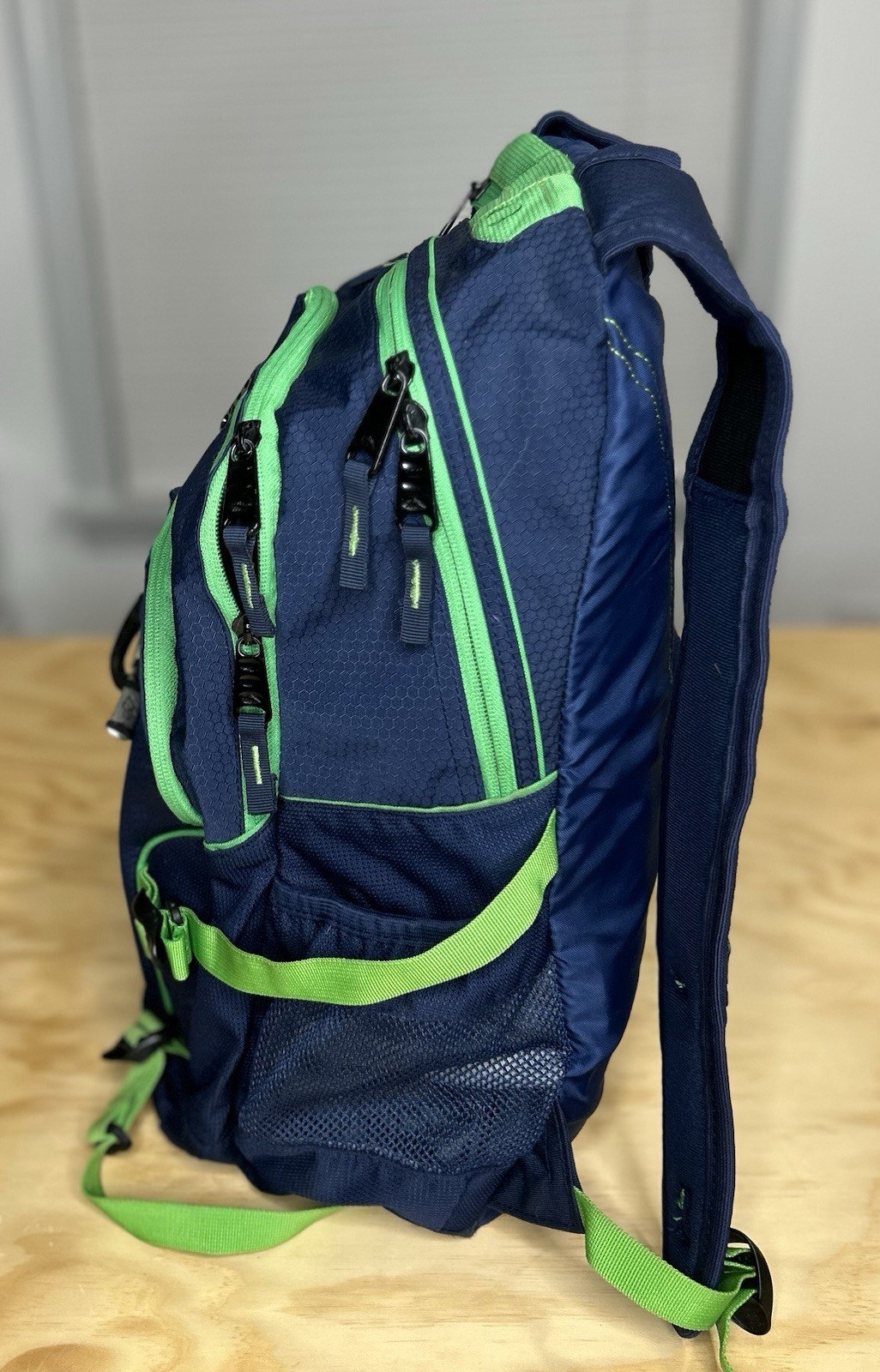High Sierra Backpack Airflow Cooled Back Strap Suspension System Navy Green
