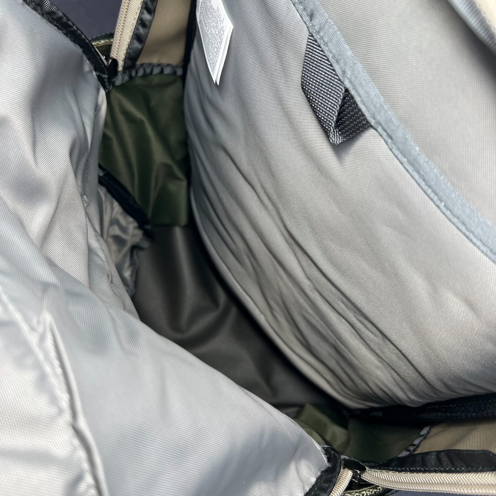 *NWT* The North Face Jester Backpack Cavern Grey/New Taupe Green