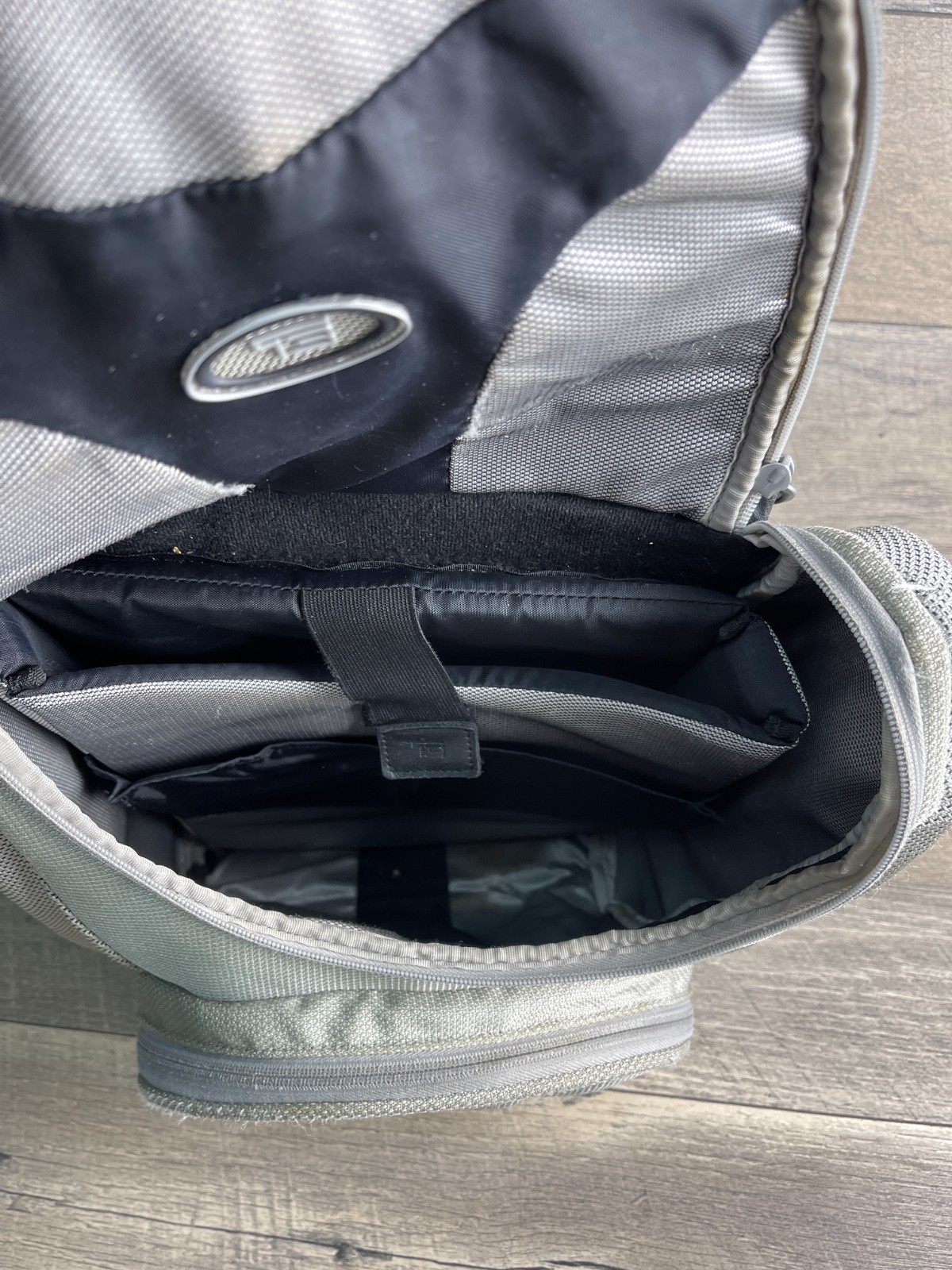 Tumi Backpack Computer Gray Zip Inner Pocket Laptop Sleeve Adjustable Shoulder