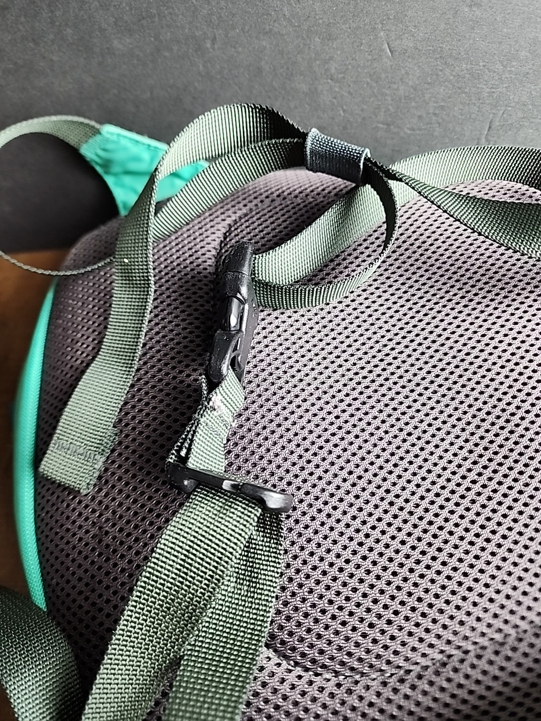 Patagonia Crossbody Sling Strap Backpack Blue/Teal Hiking Travel Outdoor-Read!