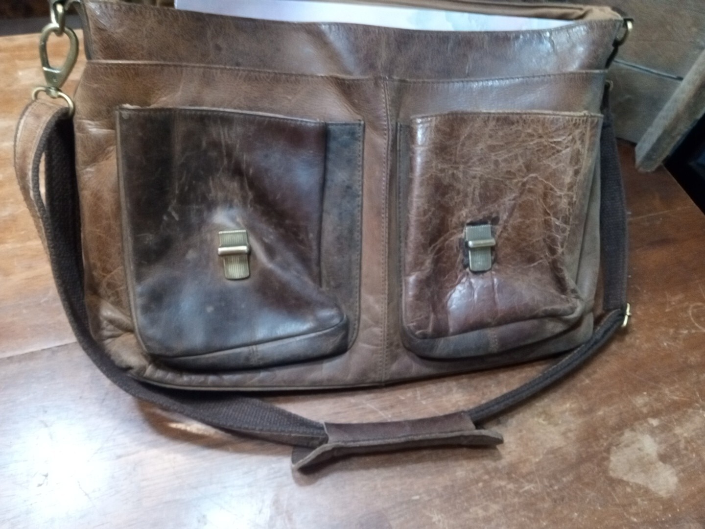 KomalC 18 Inch Distressed Leather briefcase Laptop Messenger Bag