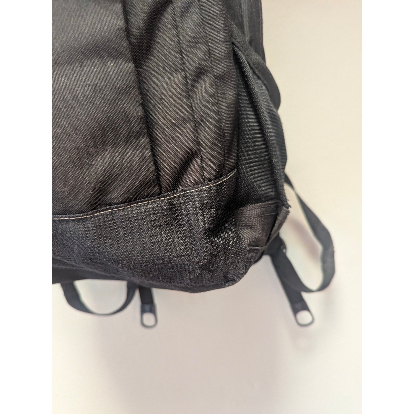 SwissGear Airflow Small Black Backpack Red Lined Laptop School Travel Bag