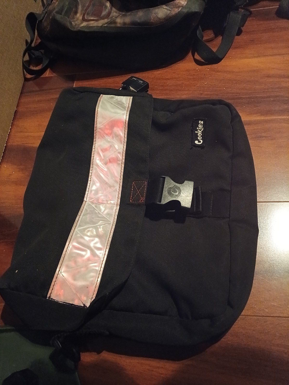 Cookies “Smell Proof” Black Zenith Shoulder Bag Authentic Cookies SF