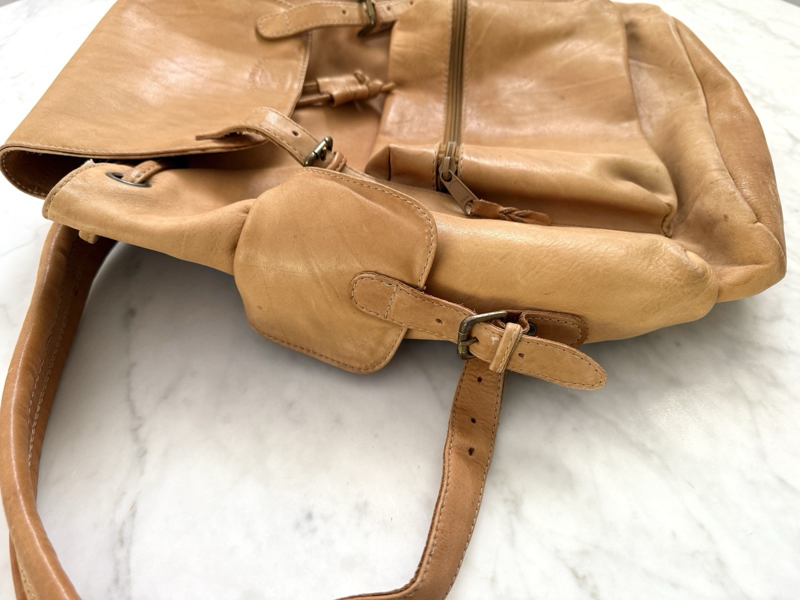 Vintage ELLINGTON Authentic Camel Color Leather Large Backpack – Distressed