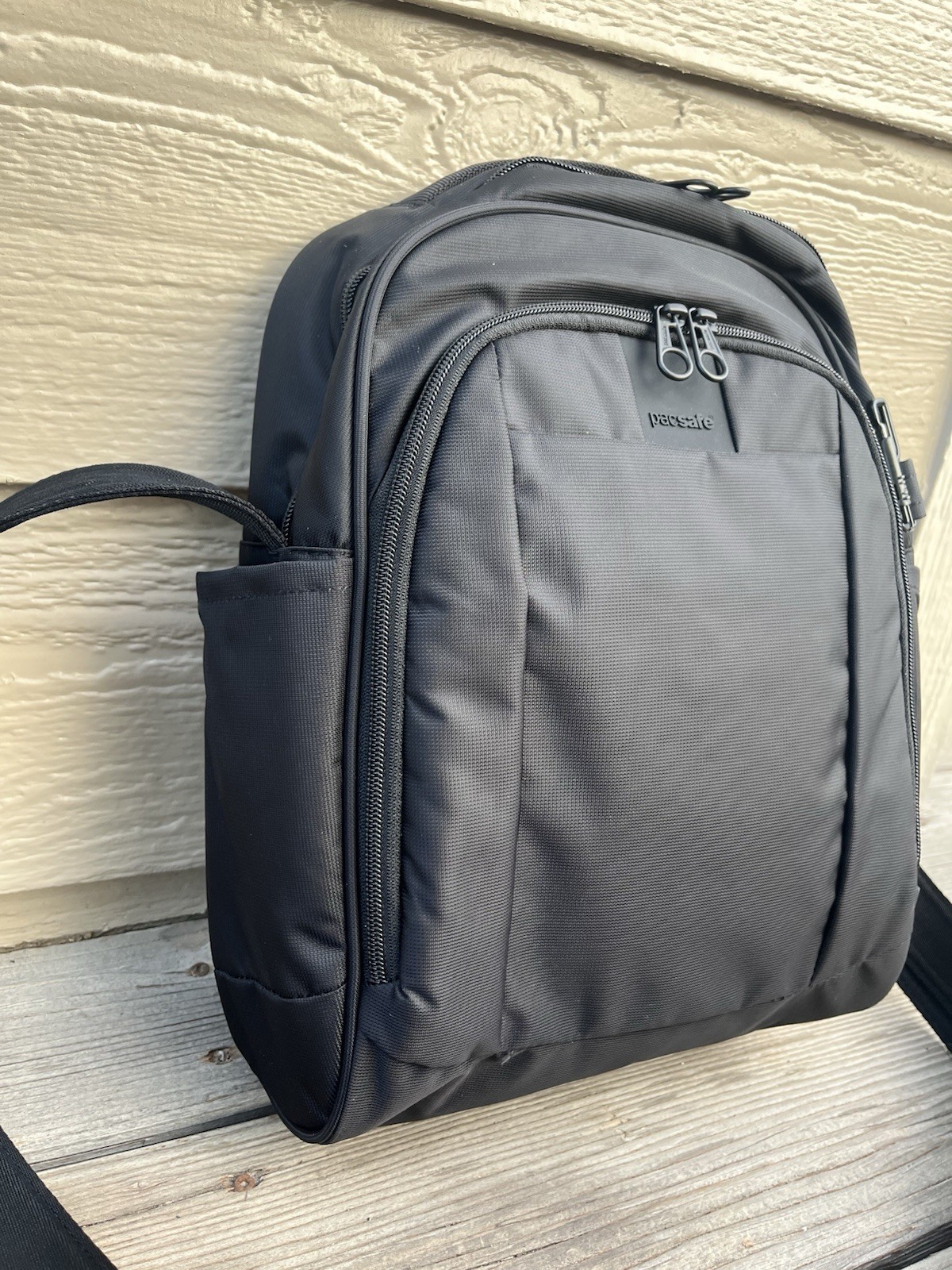 Nice! Pacsafe Metrosafe LS250 Anti-Theft Shoulder Bag RFID 30425 – Black