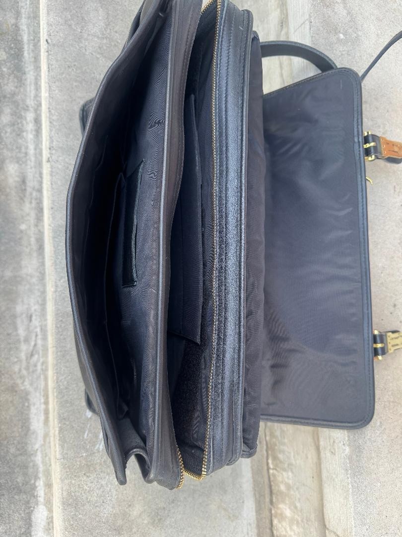 Coach Smooth Leather Black Briefcase Messenger Bag Shoulder Laptop 16x11x5
