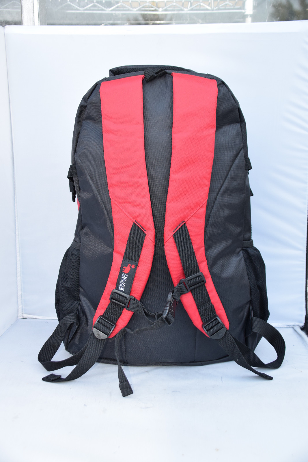 OIWAS 38L High-capacity Travel Backpack With Headphone Hole