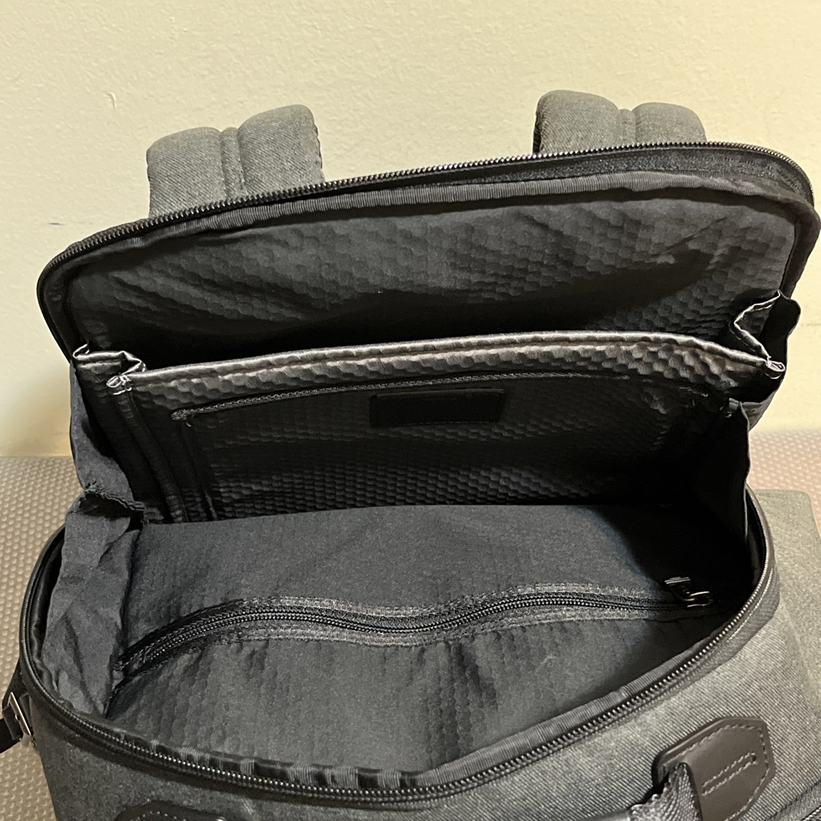 Tumi Alpha Bravo Davis Backpack Laptop Carry Bag Nylon Leather 232682GT3 – EUC