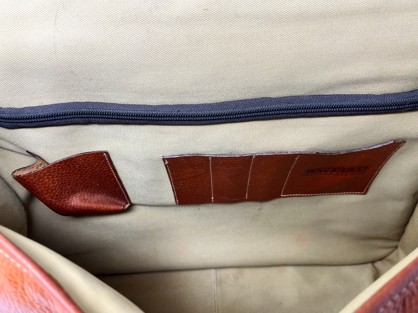 Vtg LEVENGER Leather Messenger Briefcase Laptop Bag Made In England British Tan
