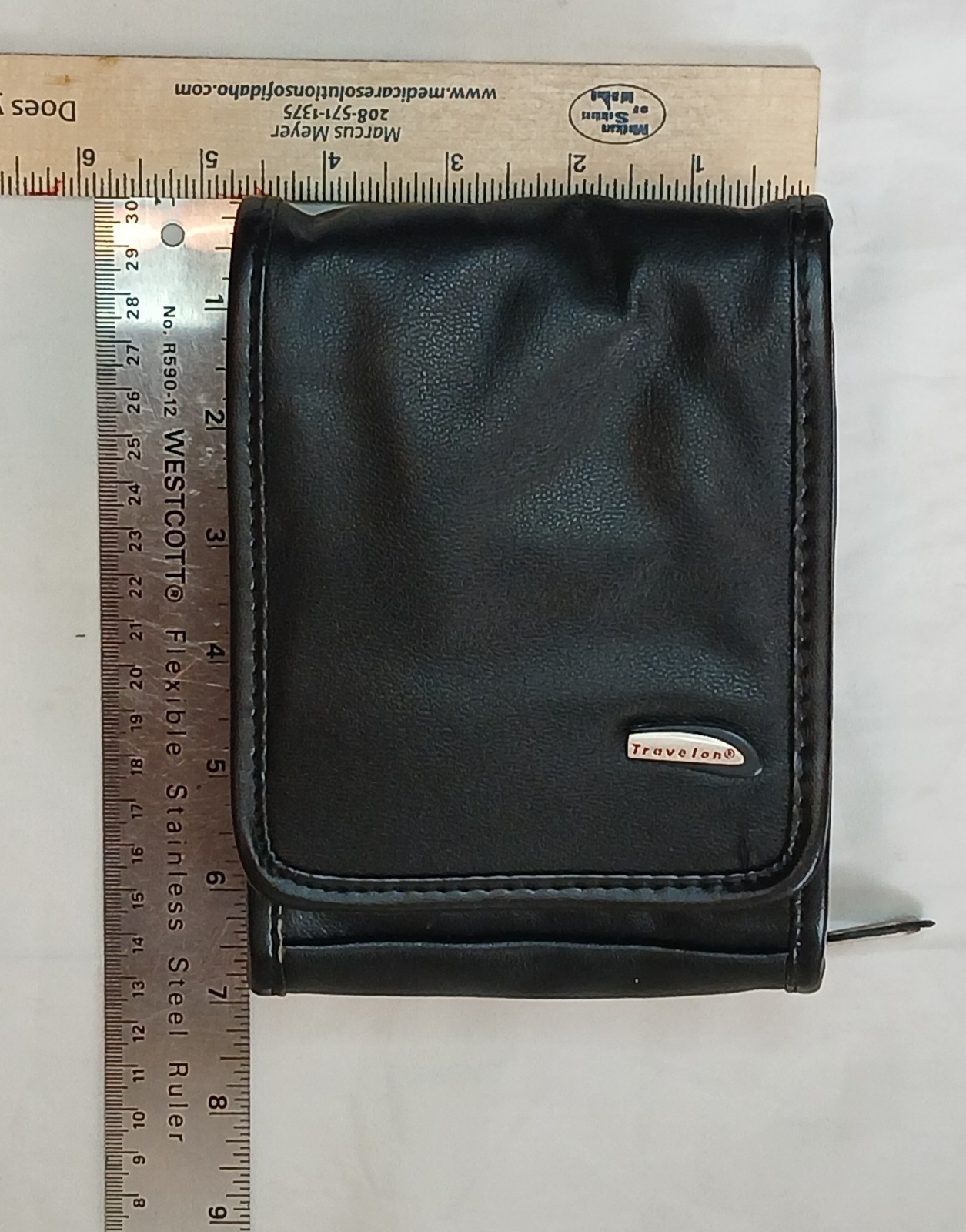 Travelon Anti-Theft Metro Small Crossbody, Black Leather 4″x6″x1″ Magnetic Close