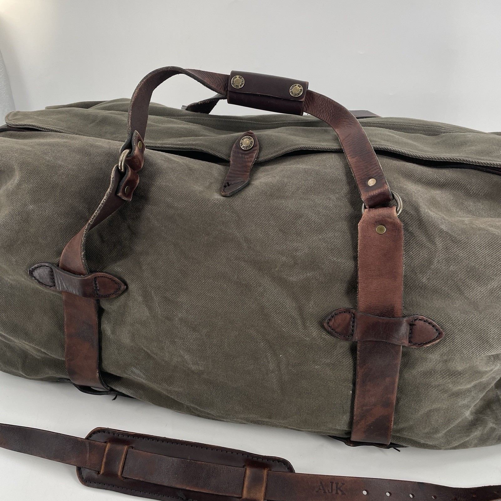Filson Rugged Twill Duffle Bag in Otter Green – Old Size 25” – Bridle Leather
