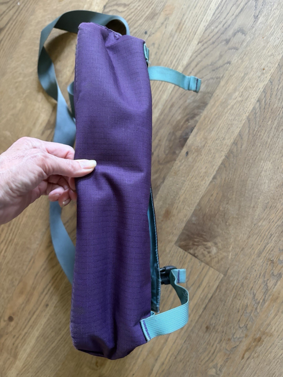 Patagonia Black Hole Messenger 12L Bag Purple Teal Laptop Lightweight 49321