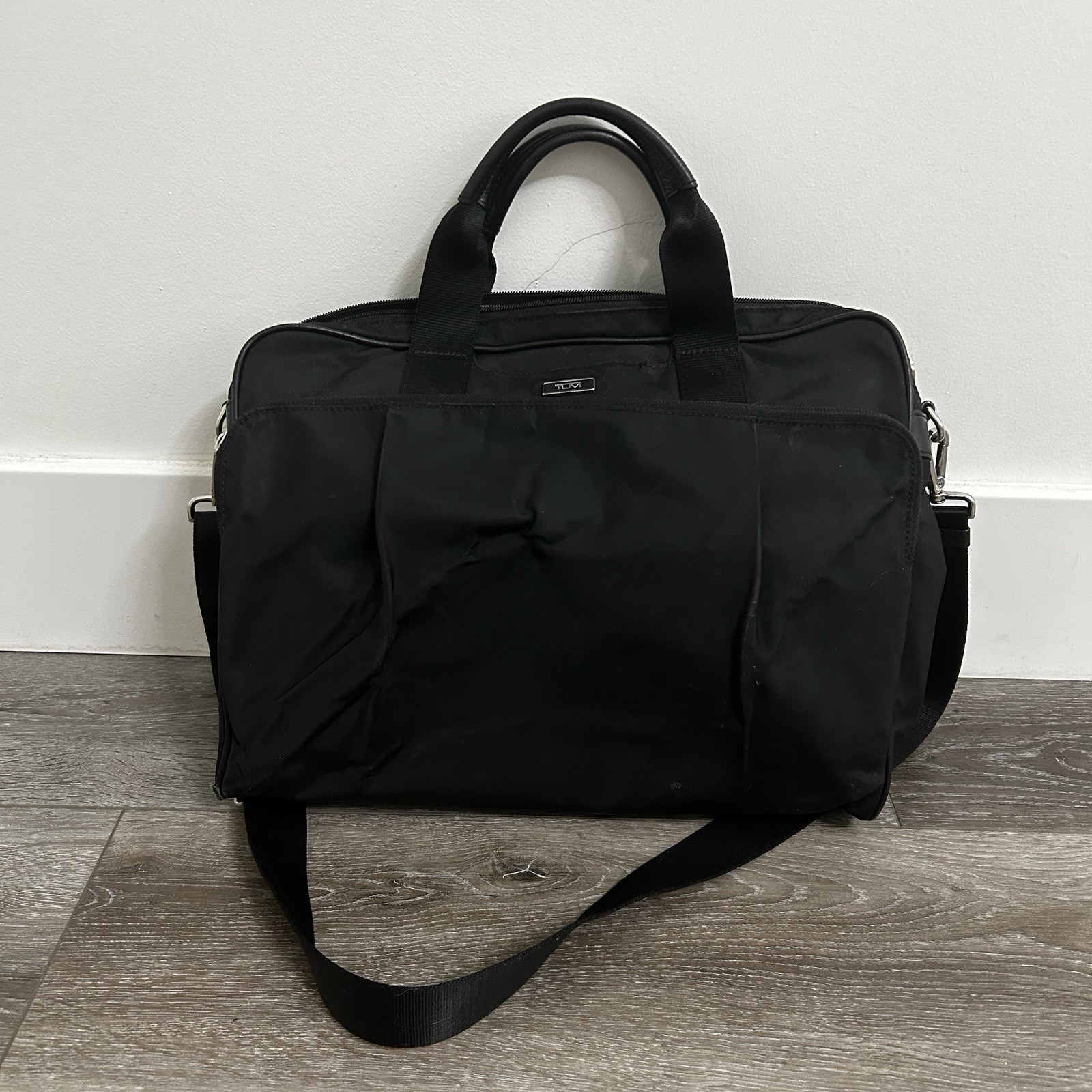 Tumi Black Briefcase/Document Case Zip Closure Shoulder Strap Pockets