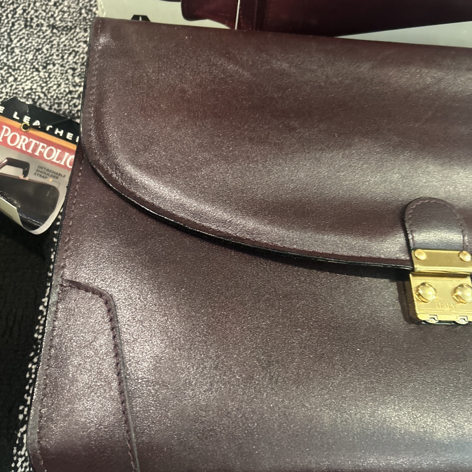 Avenues Fine Leather Brief Case New Open Box