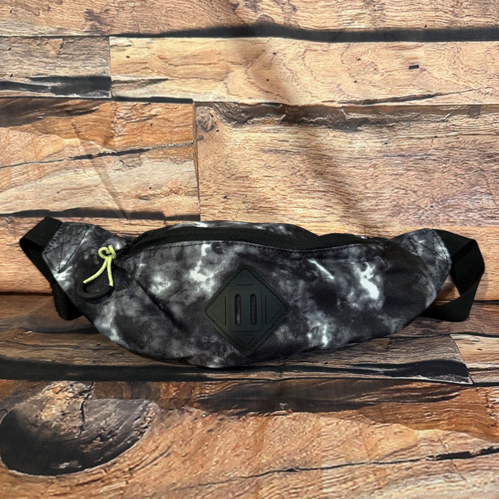 No Boundaries Men’s Tie Dye Fanny Pack Waist Bag Black White Adjustable Strap