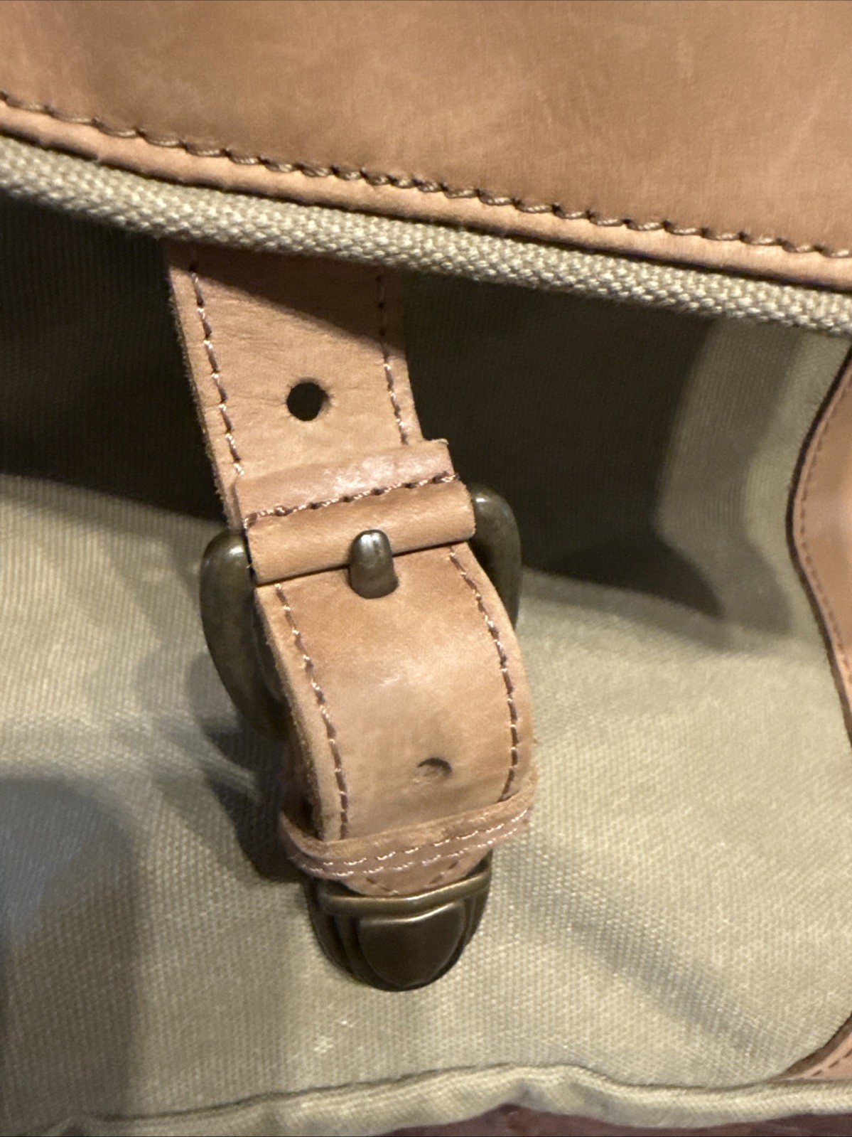 Vintage LL Bean Beige Canvas Leather Buckle Crossbody Shoulder Bag 13 x 3 x 9 in