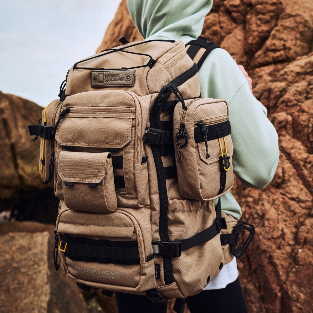 National Geographic FIELD ENGINEERED Backpack Bag Men Women Travel Hiking Laptop