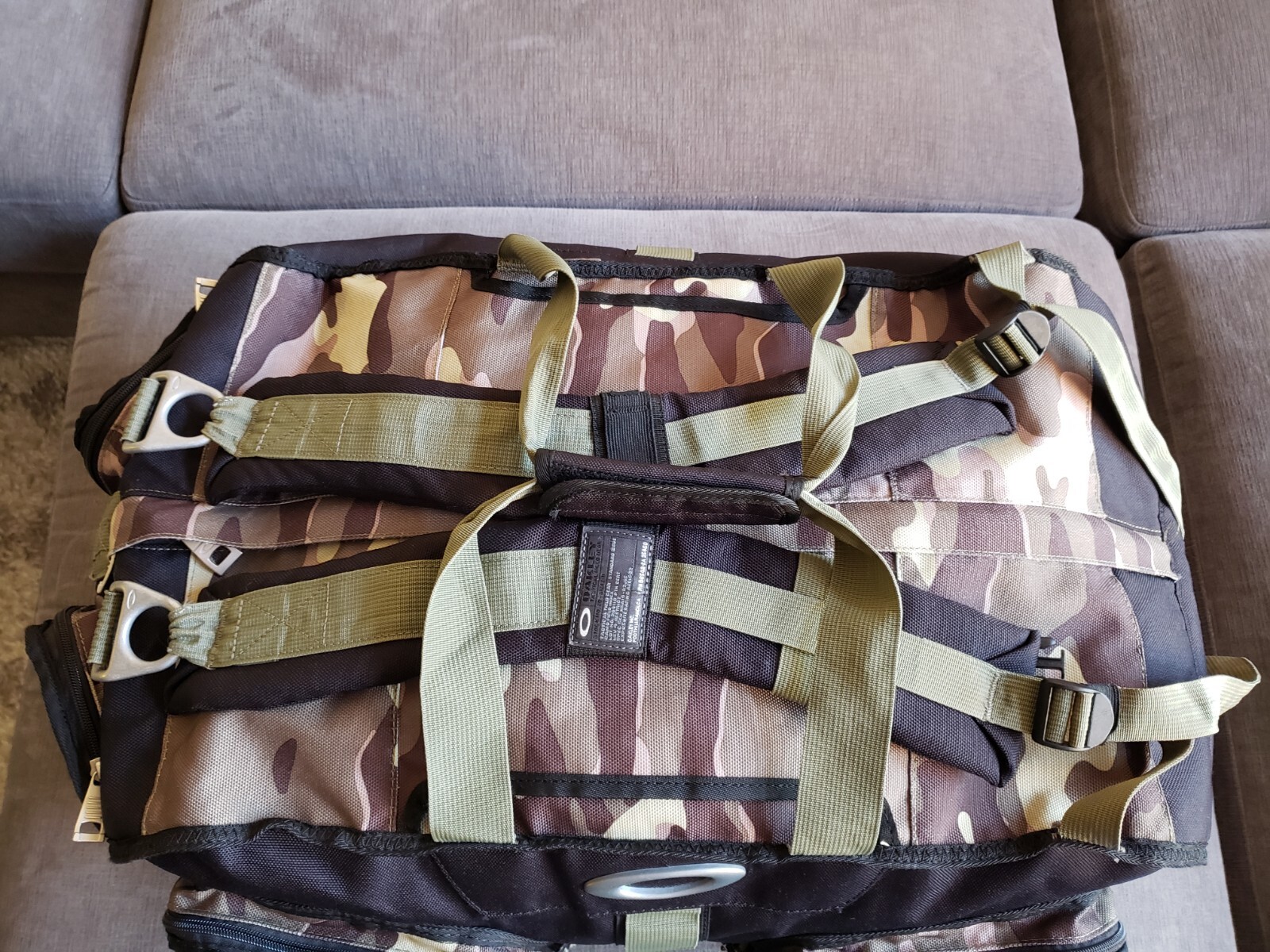 Oakley Tactical Field Gear Duffle Bag Backpack Camo Black – Great Condition!