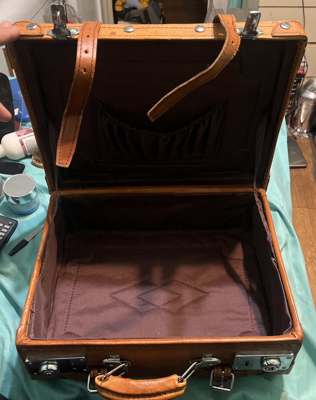 Vtg American Crew 15” Leather Bound Men’s Shaving Case EUC Read