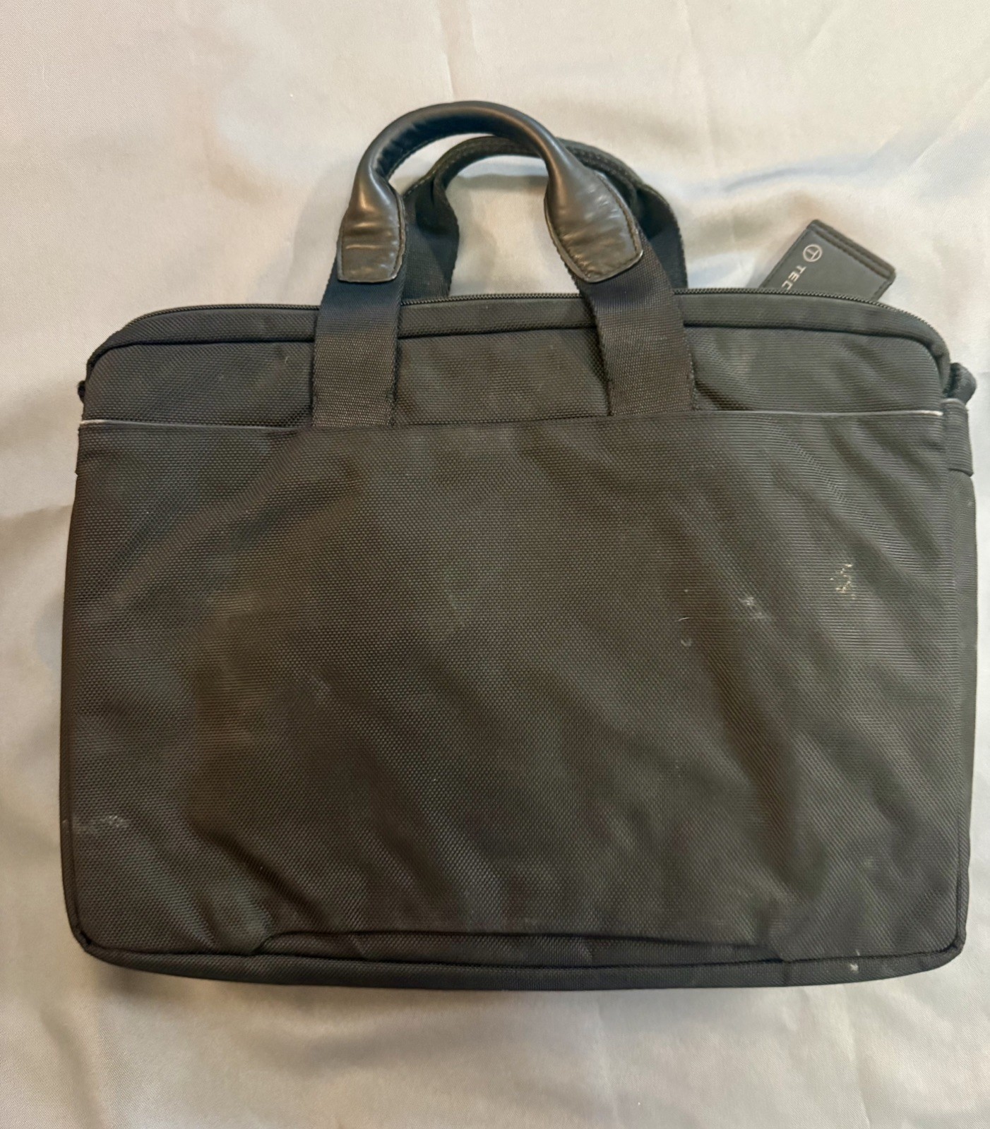 New Tumi T-Tech Essential Gear Laptop T-Pass Shoulder Bag Messenger 58516D