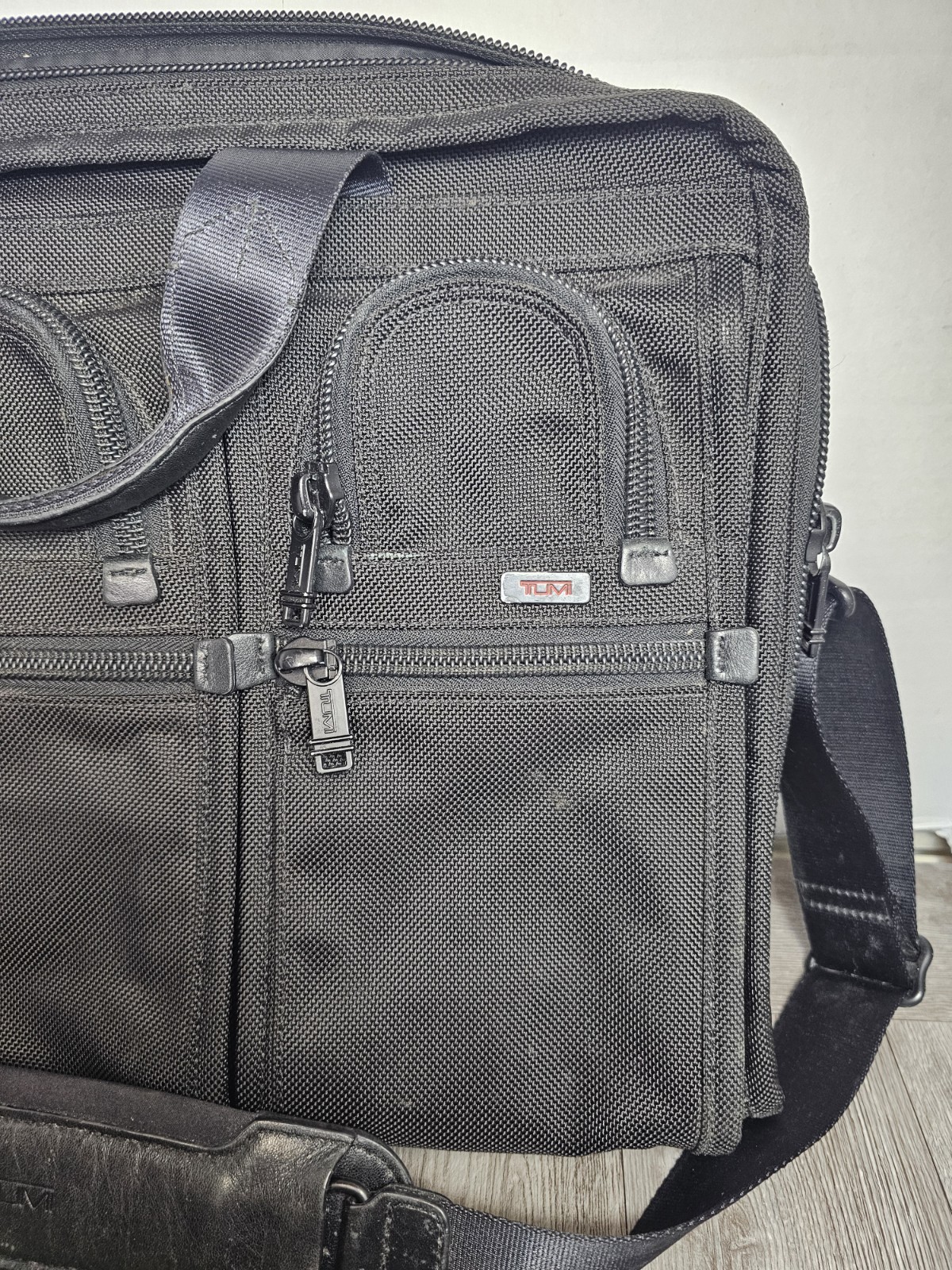 Tumi Alpha 15 inch Expandable Laptop Briefcase – Ballistic Nylon – Black