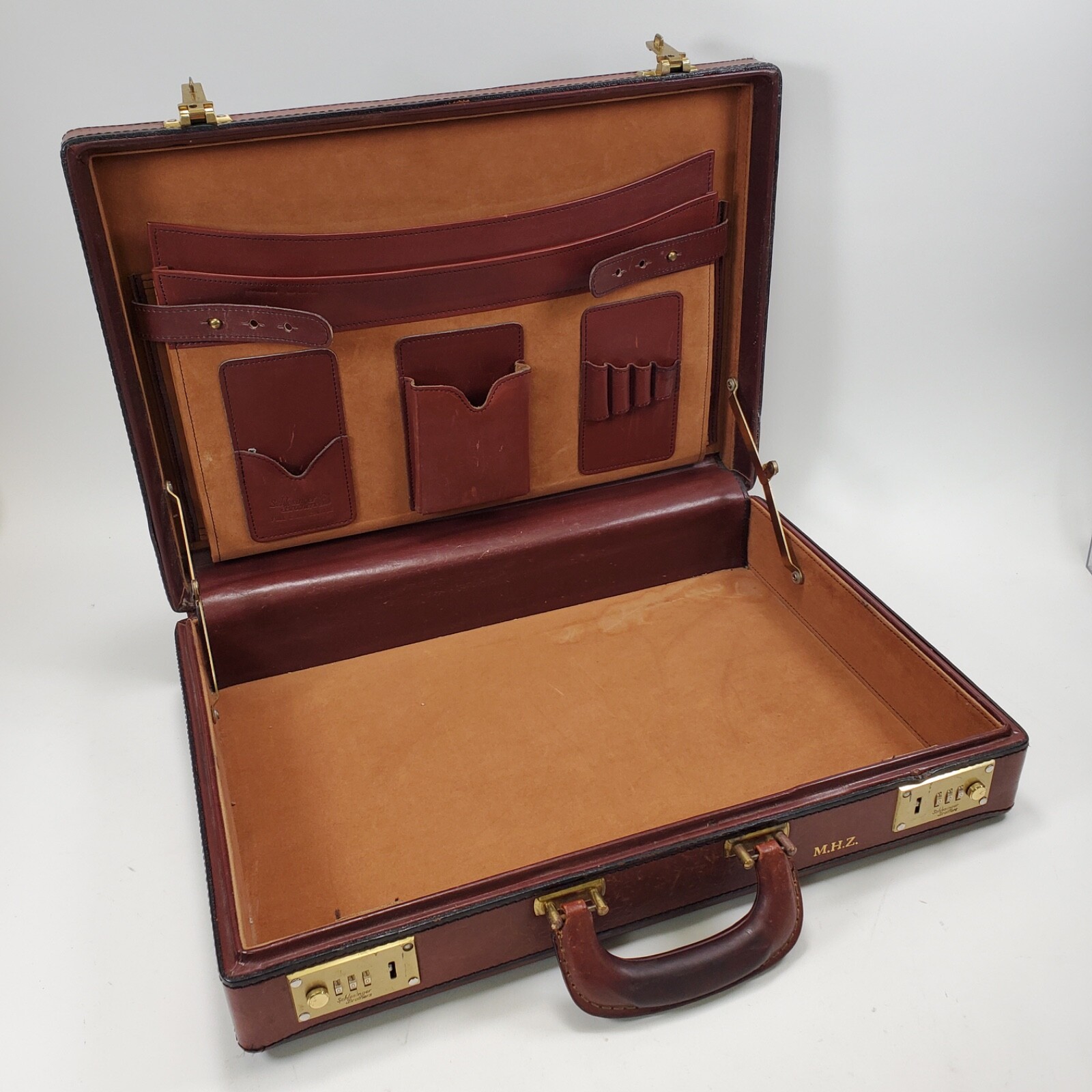 Vintage Schlesinger Bros Brown Full Grain Saddle Leather Hard Briefcase 18″ READ