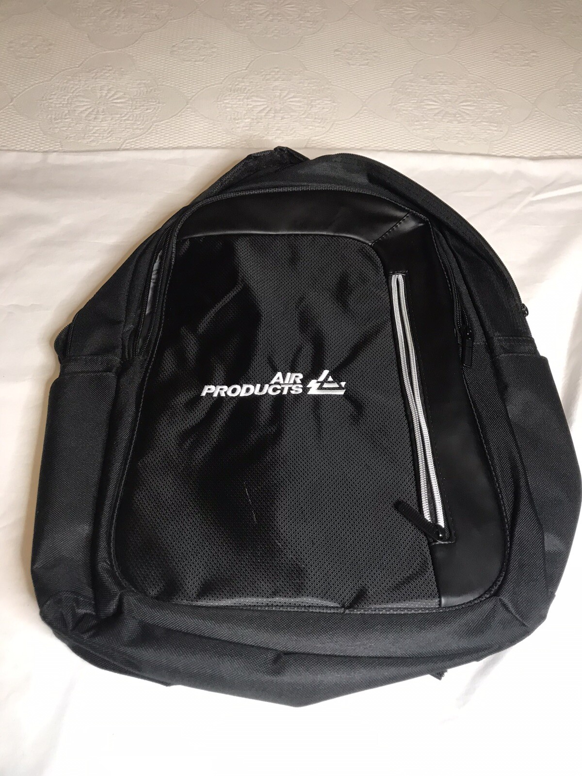 NWOT Leeds RFID Protection 15in Back Pack