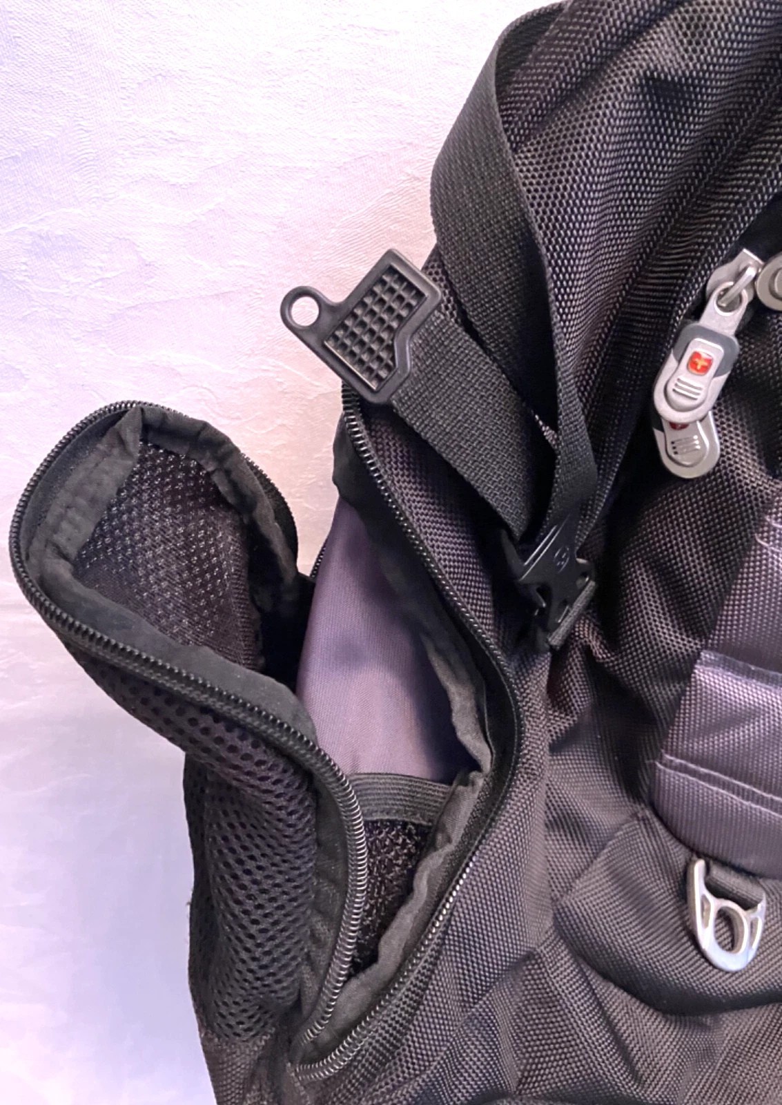 SWISSGEAR Model 9275 Backpack Laptop Case Airflow